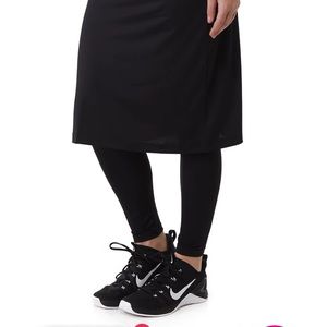 Black Ankle Fit Midi Snoga Athletic Skirt With Leggings Size M